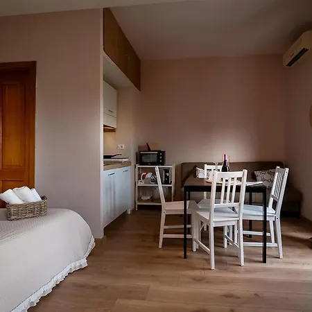 St Peter's Boutique Roma